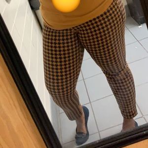 Old Navy Ankle Pixie Pants. Blue and Mustard
